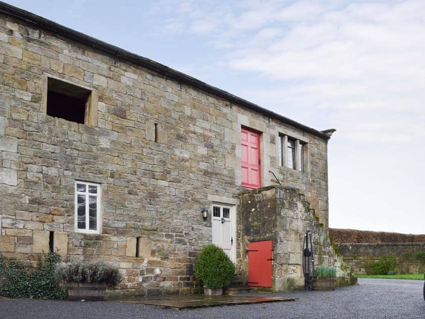 Impressive stone built holiday home | The Dovecote, Harrogate