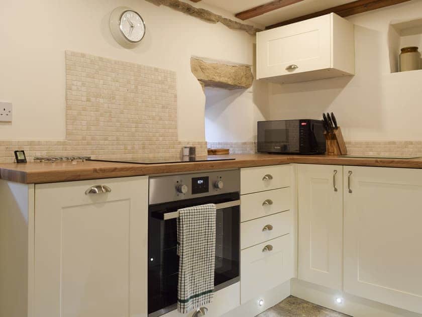 Well-equipped fitted kitchen  | Chamber End Fold, Grassington, near Skipton