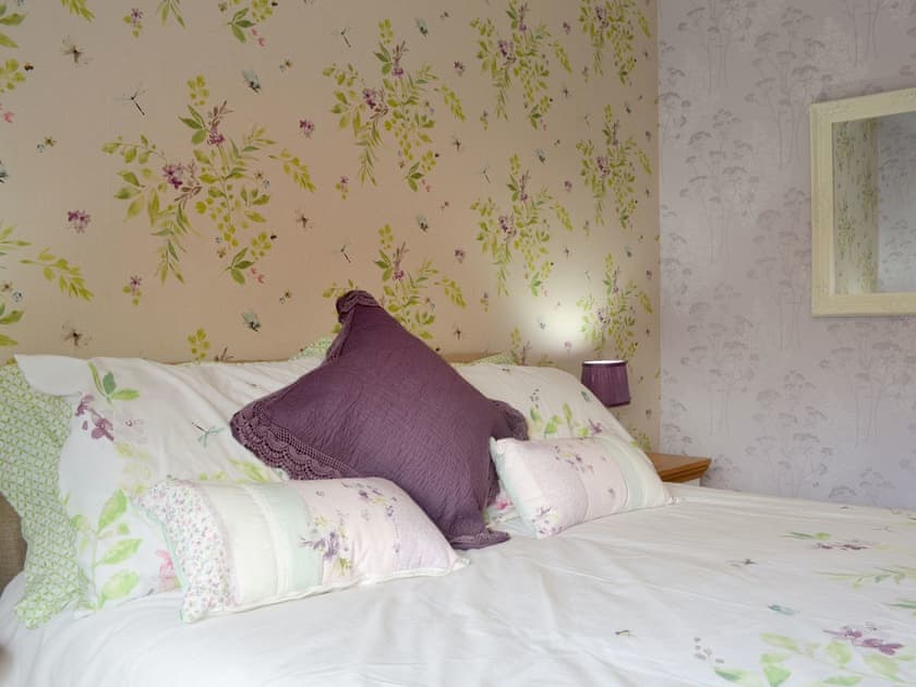 Peaceful double bedroom | Pen Parc, Rhosybol, near Amlwch