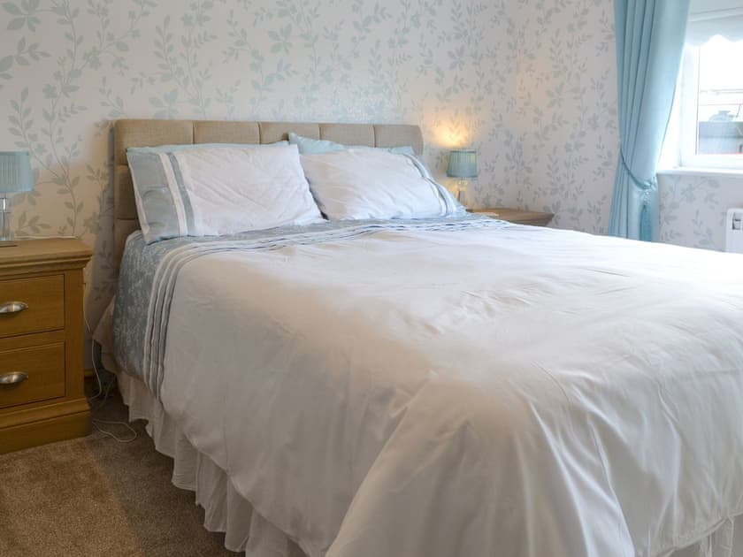 Attractive second double bedroom | Pen Parc, Rhosybol, near Amlwch