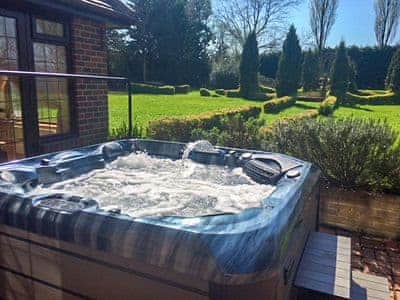 Hot tub | Fortis House, Parley, near Bournemouth