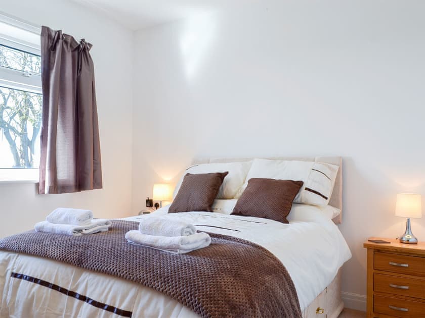 Relaxing double bedroom | Wayside Cottage, North Frodingham, near Driffield