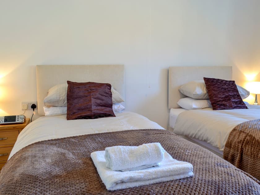 Twin bedroom | Wayside Cottage, North Frodingham, near Driffield