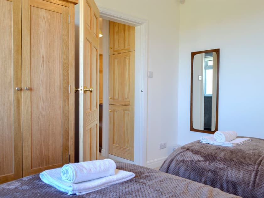 Twin bedroom | Wayside Cottage, North Frodingham, near Driffield