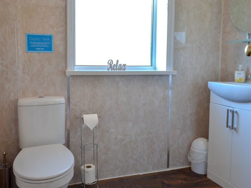 Shower room | Wayside Cottage, North Frodingham, near Driffield