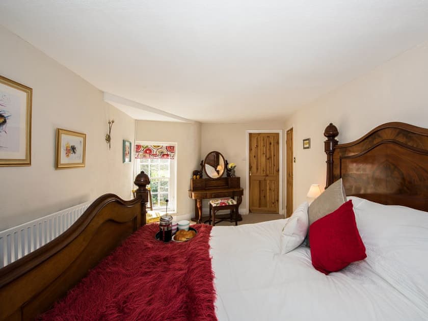 Sumptuous bedroom with kingsize bed | The Coach House, Fremington, near Richmond