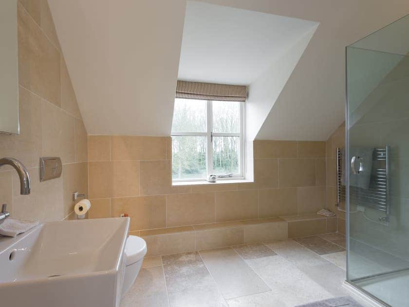 Shower room | Liliy Pad Lodge - Garden House Cottages, Market Stainton, near Market Rasen