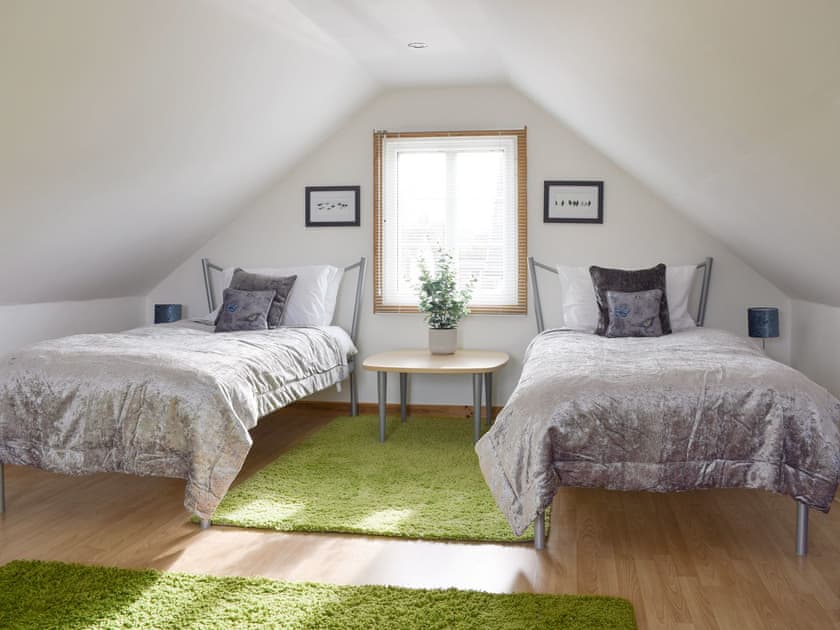 Comfortable twin bedroom | The Lodge at Lochnagar, Peat Inn, near St Andrews