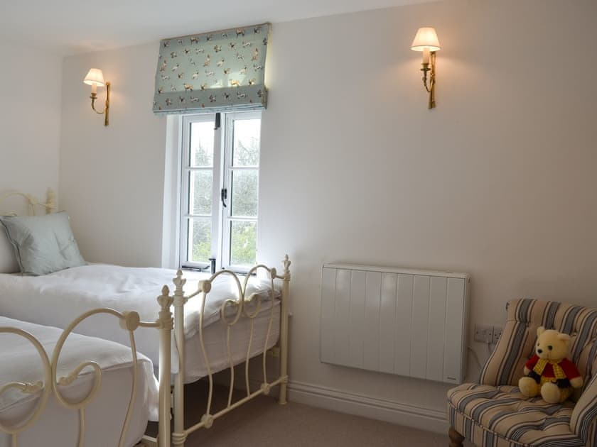 Twin bedroom | Grattan Cottage - Grattan Manor Cottages, Bow, near Crediton