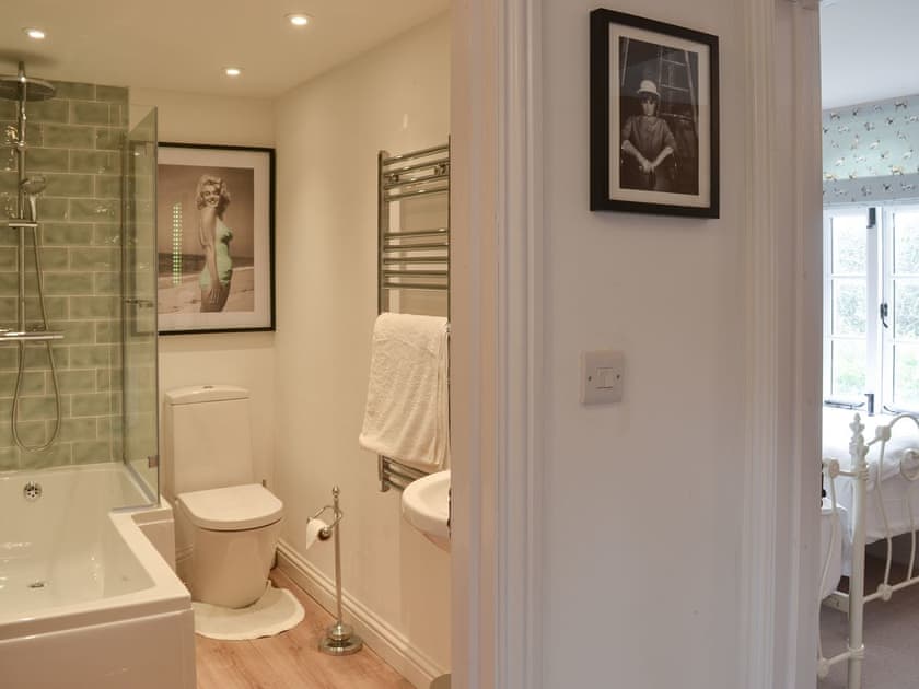 Bathroom | Grattan Cottage - Grattan Manor Cottages, Bow, near Crediton