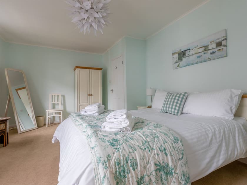 Comfortable double bedroom | Marymede, Dartmouth