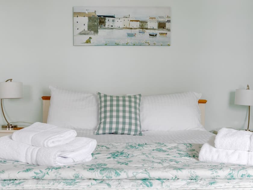 Comfy double bedroom | Marymede, Dartmouth