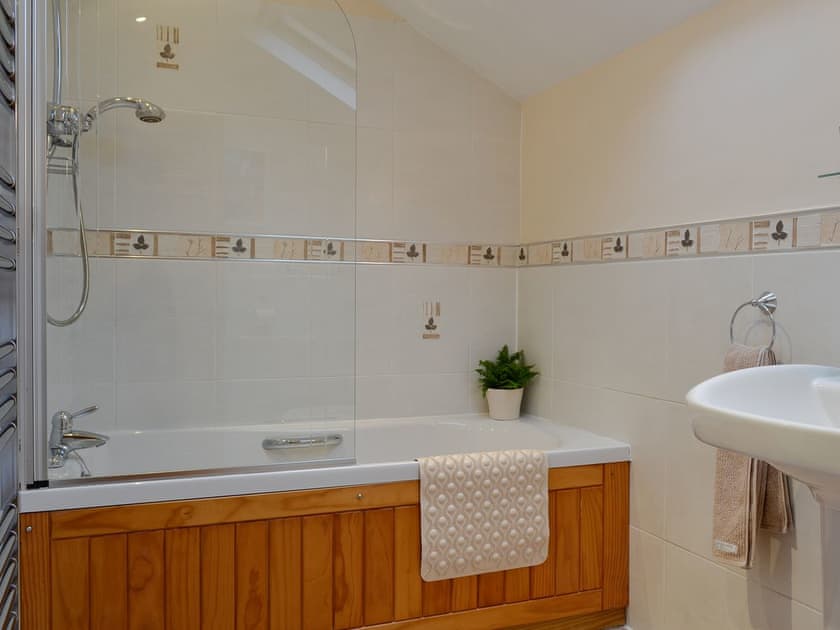 Bathroom | Rose Cottage, Betws-y-Coed