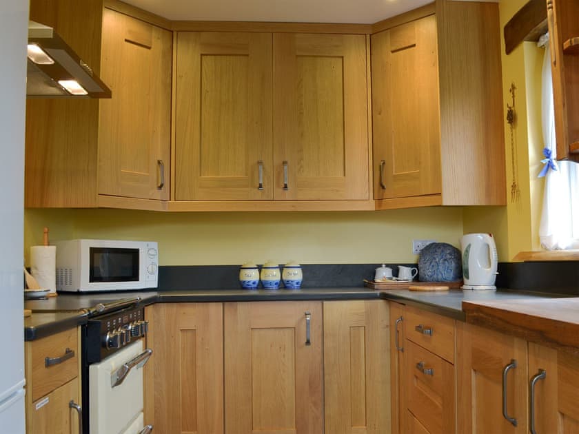 Well equipped kitchen | Lower Trethinna Cottage, Altarnun, near Launceston