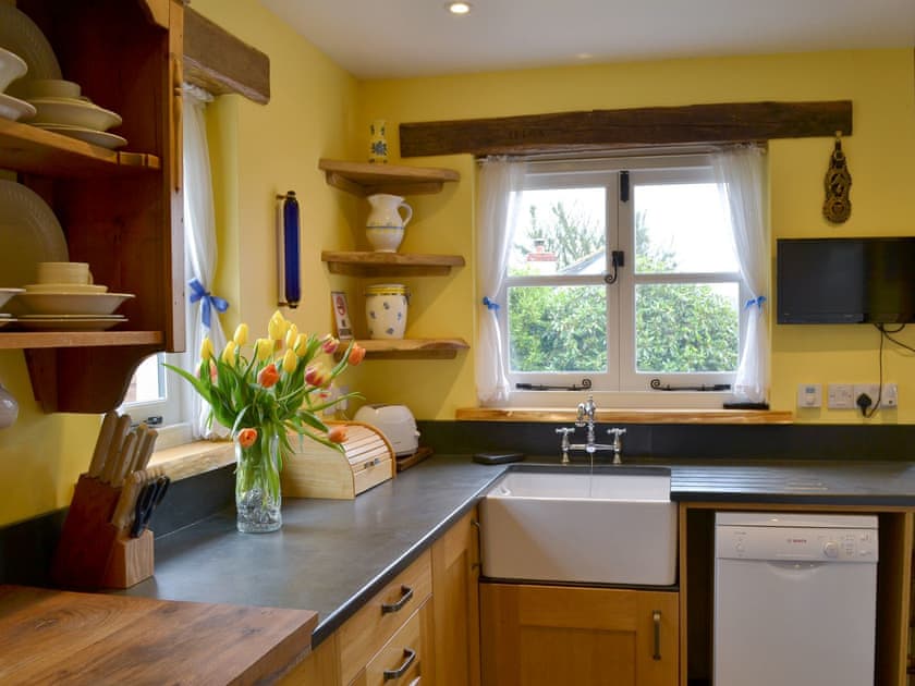 Well equipped kitchen | Lower Trethinna Cottage, Altarnun, near Launceston