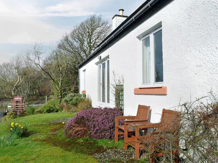 Well-appointed, detached cottage | Tigh an Aighear, Arduaine, near Oban