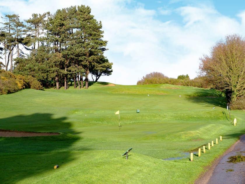 Visitors welcome at Mundesley Golf Course | Lazidays, Mundesley, near Cromer