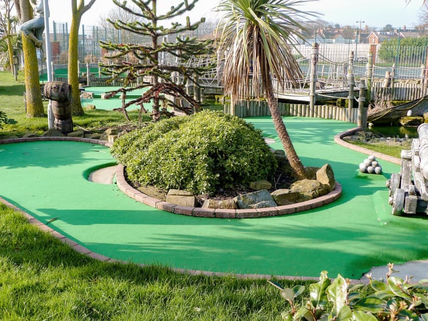 Crazy Golf in Gold Park Mundesley | Lazidays, Mundesley, near Cromer