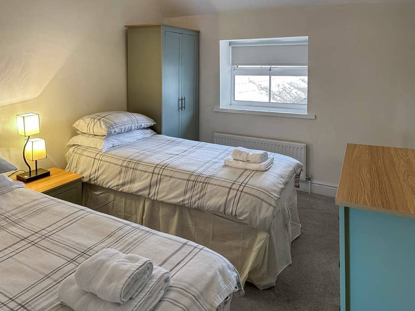 Twin bedroom | Granary Cottage - Peigh Hills Farm, Tritlington, near Morpeth