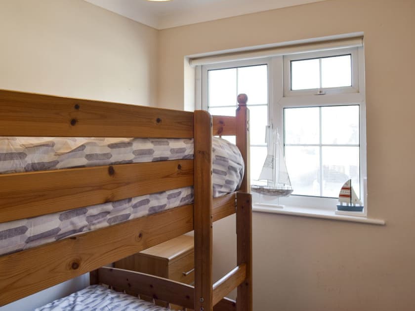 Useful bunk bedroom | Seagull Cottage, Portreath