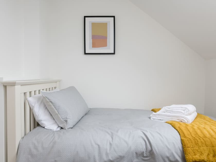 Twin bedroom | The Woodpecker - High Oak Holidays, Wicklewood, near Wymondham