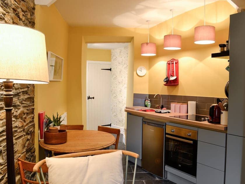 Open plan living space | Tŷ ar y Tro, Ffestiniog, near Blaenau Ffestiniog