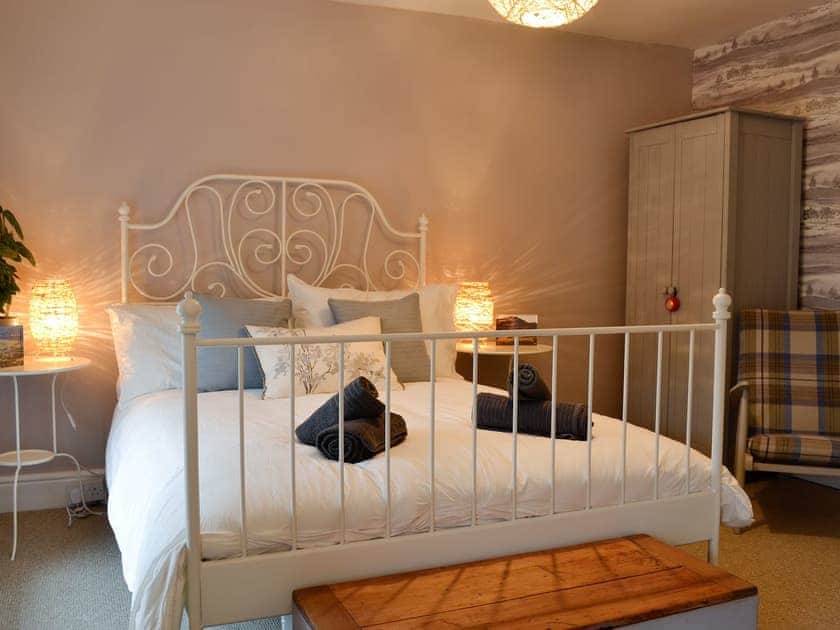Double bedroom | Tŷ ar y Tro, Ffestiniog, near Blaenau Ffestiniog