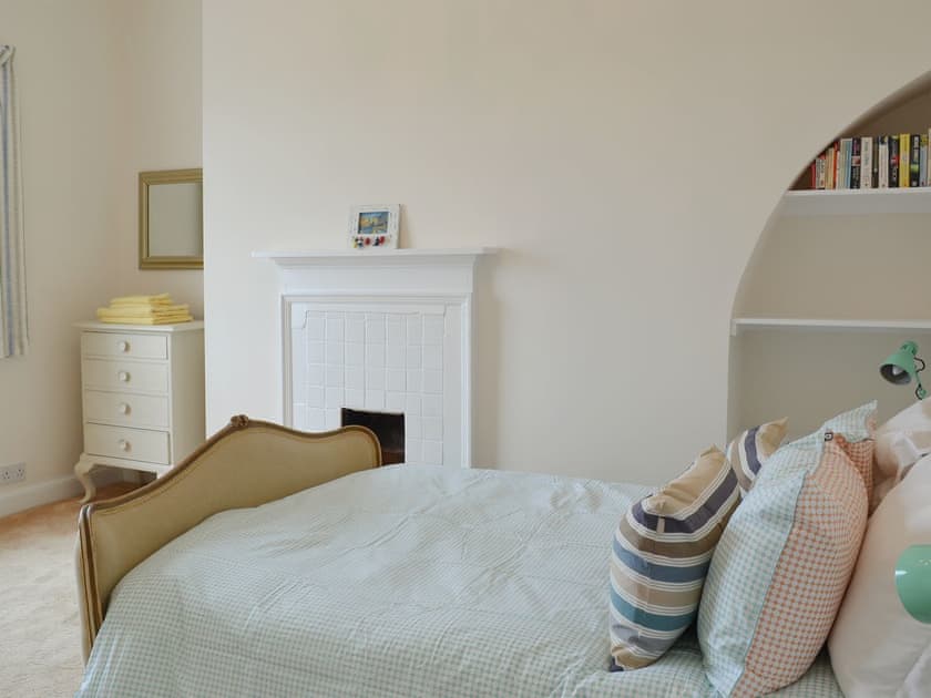 Comfortable double bedroom | Twin Bays House, Scarborough