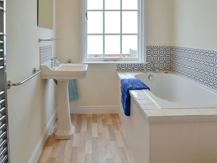 Bathroom | Twin Bays House, Scarborough