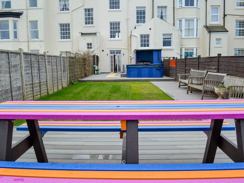 Sitting out area in the garden | Twin Bays House, Scarborough
