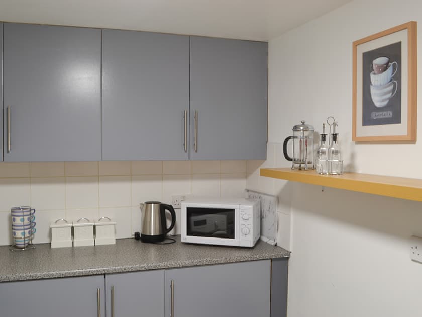 Well equipped fitted kitchen | Smuggler’s Retreat, Newbiggin-by-the-Sea