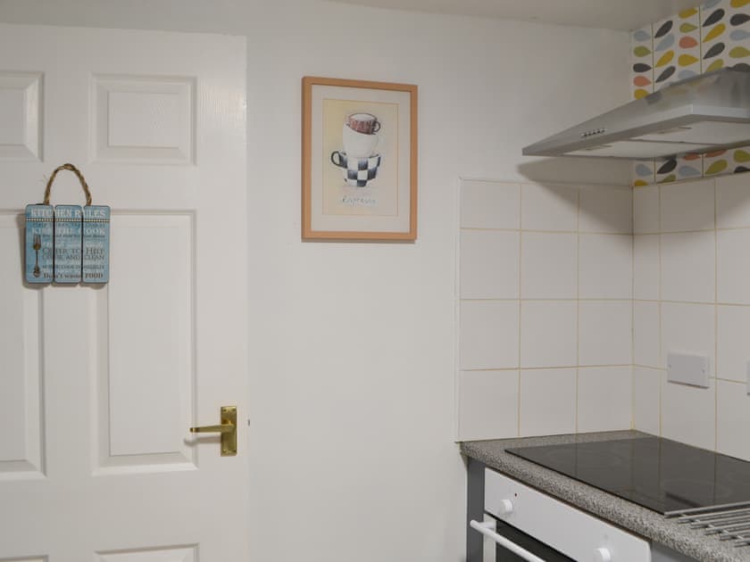 Fully equipped kitchen with laundry facilities | Smuggler’s Retreat, Newbiggin-by-the-Sea