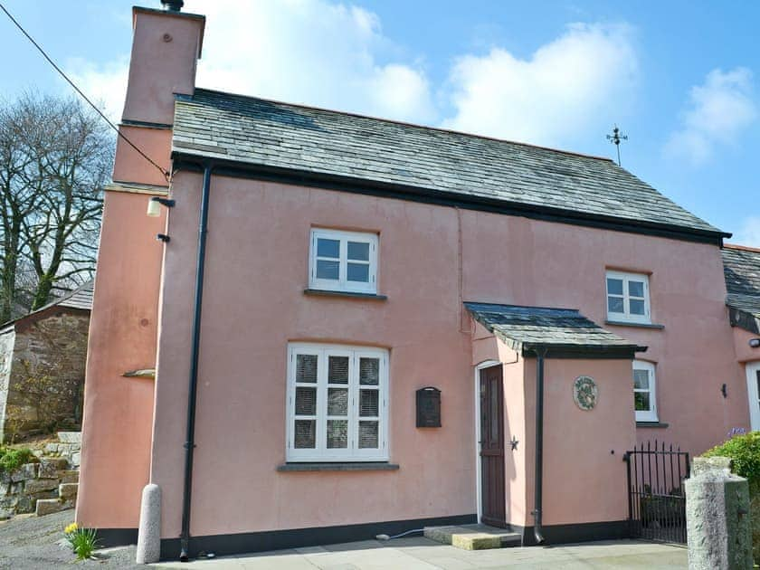 Pretty Grade II listed cottage  | Lower Trethinna Cottage, Altarnun, near Launceston