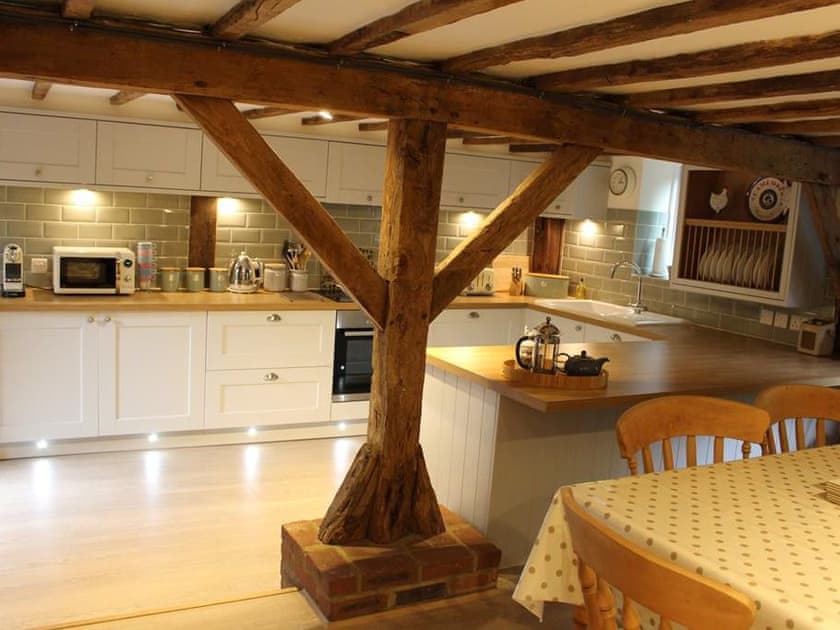 Orchard Cottage Ref M381022 In Faversham Kent Mulberry Cottages