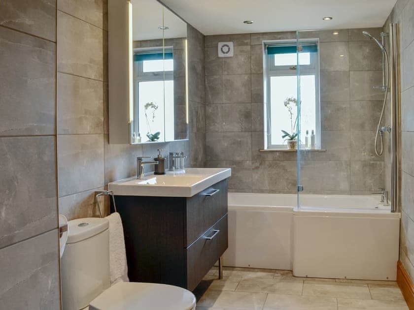 Bathroom | Chestnut Lodge, Portpatrick