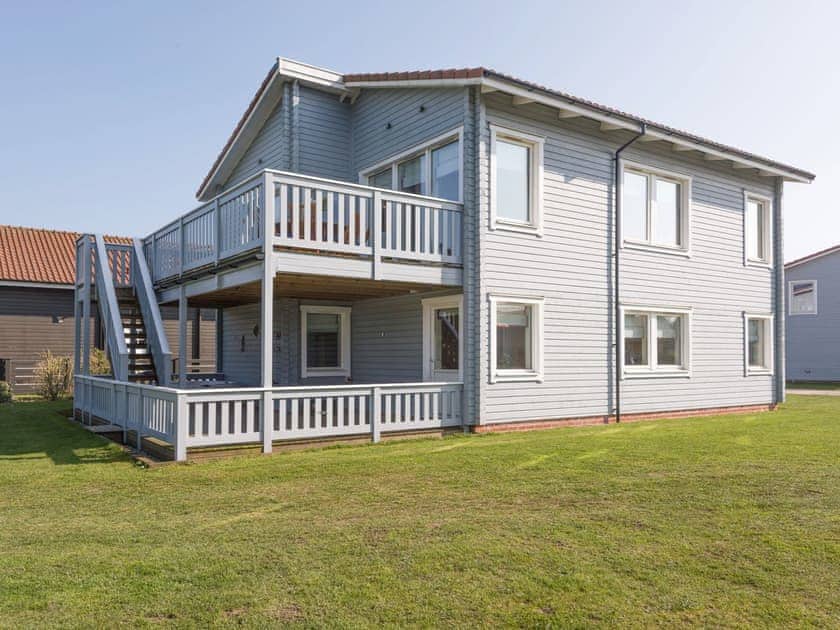 Stunning holiday home | Broad Reach, Fritton, near Great Yarmouth