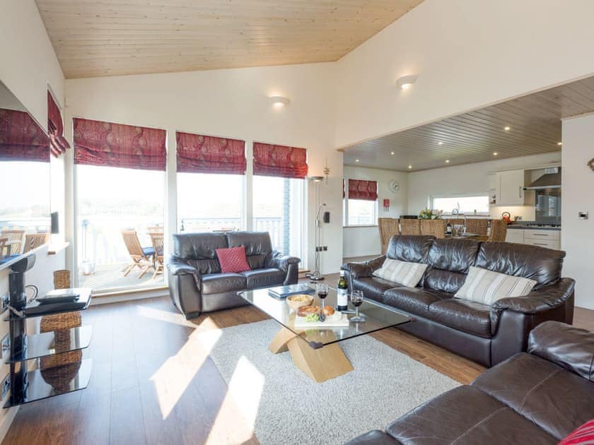 Open aspect from the living area to the kitchen/diner | Broad Reach, Fritton, near Great Yarmouth