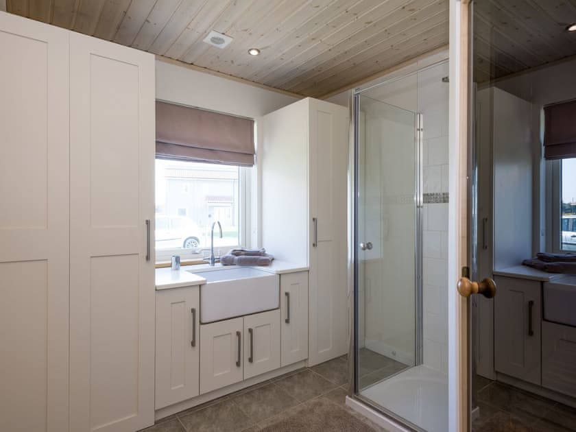 Spa room with sauna and shower | Broad Reach, Fritton, near Great Yarmouth