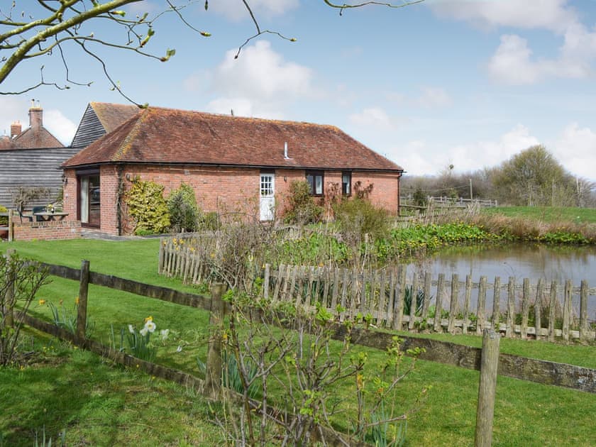 Exterior | Pond Cottage, Peasmarsh, nr Rye