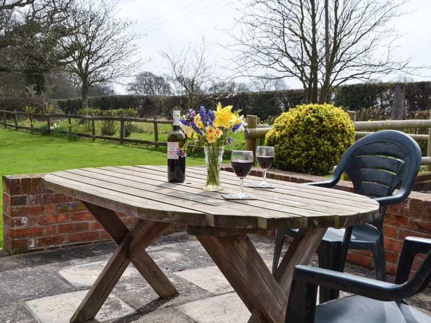 Sitting out area | Pond Cottage, Peasmarsh, nr Rye