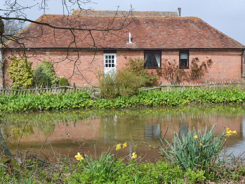 Exterior | Pond Cottage, Peasmarsh, nr Rye