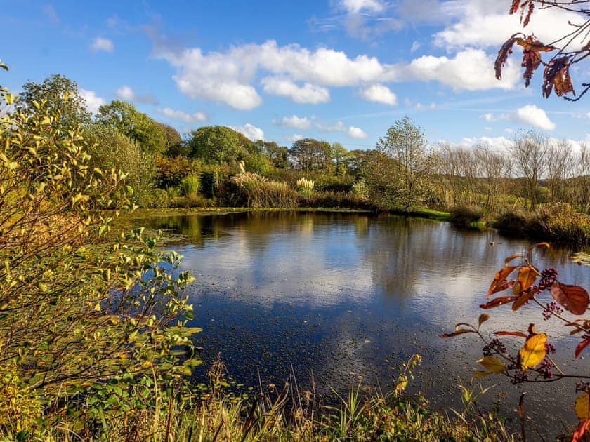 Higher Blagrove lake | Higher Blagrove Farm Cottages, East Worlington, near Crediton