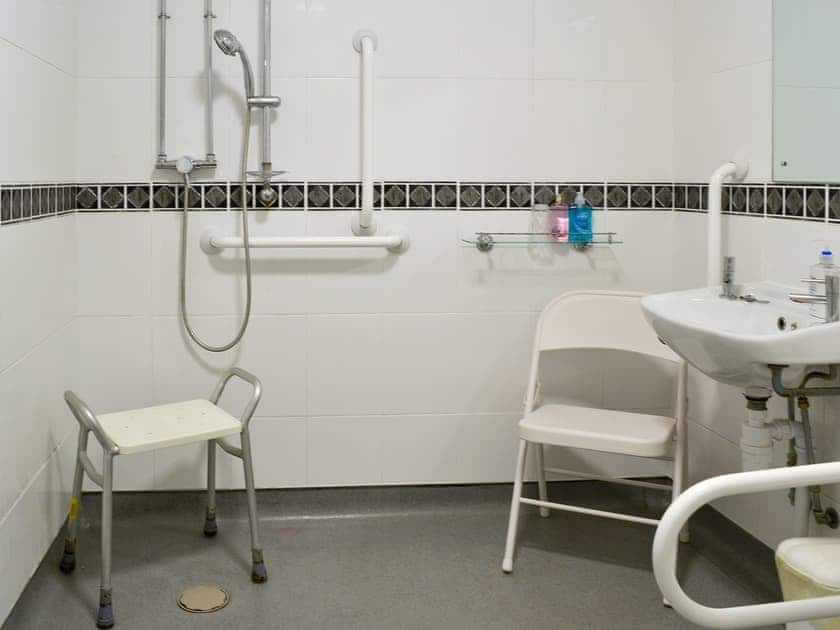 Wet room | Oak Lodge - Southolme Lodges, Pickering