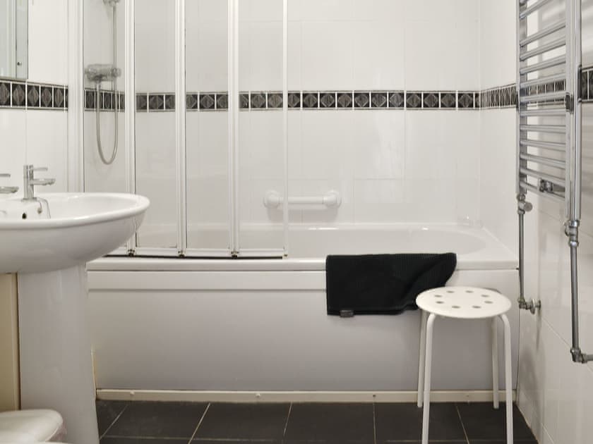 Bathroom | Sycamore Lodge - Southolme Lodges, Pickering