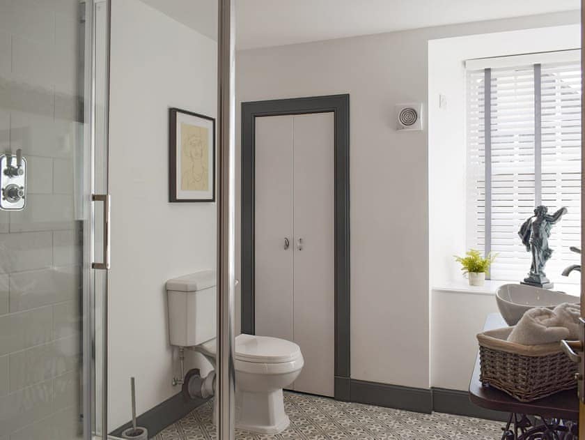 Spacious shower room | The Sailmaker’s Loft, Anstruther