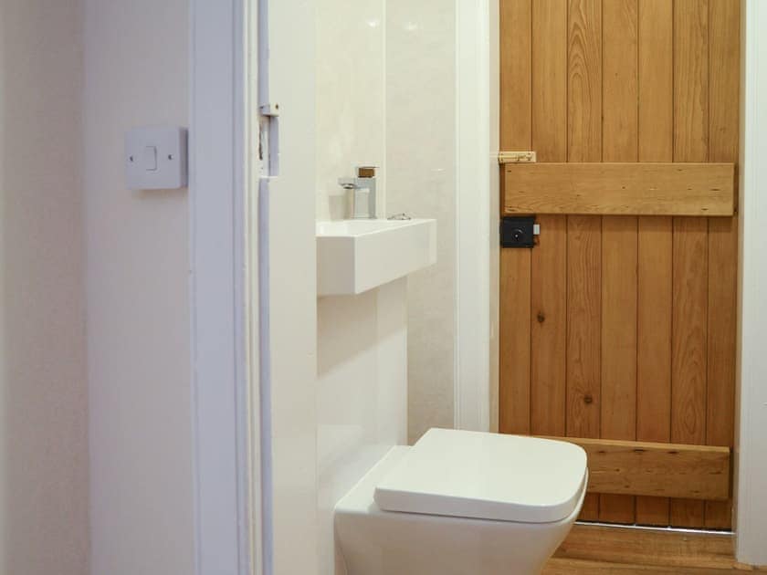 ‘Jack and Jill’ en-suite facilities | The Dairy House, Near Newton Stewart