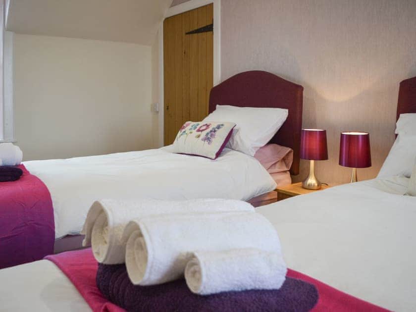 Inviting twin bedroom | The Dairy House, Near Newton Stewart