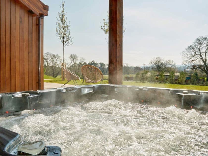 Luxuriate in your own private hot tub | Kowloon Park - Bryn Tanat, Llansantffraid-ym-Mechain, near Oswestry