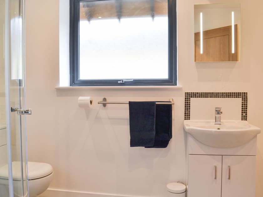 Pretty tiled bathroom | The Wheel House, East Hill, near Ottery St Mary