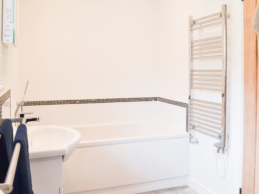 Bathroom with heated rail and full size bath | The Wheel House, East Hill, near Ottery St Mary